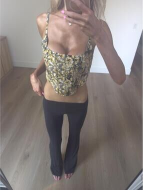 Lioness zip up back corset - tags still on